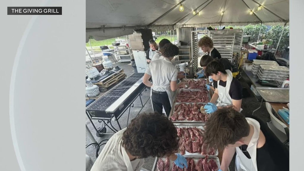 Students at a Miami high school create nonprofit going beyond just helping those in need — CBS Miami, Wellington Schools news