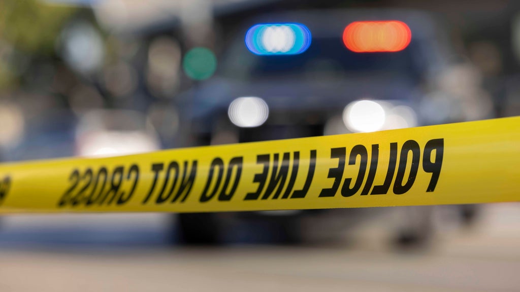 Deputies respond to reports of a person shot in southwest Miami-Dade neighborhood — CBS Miami, Wellington Health news