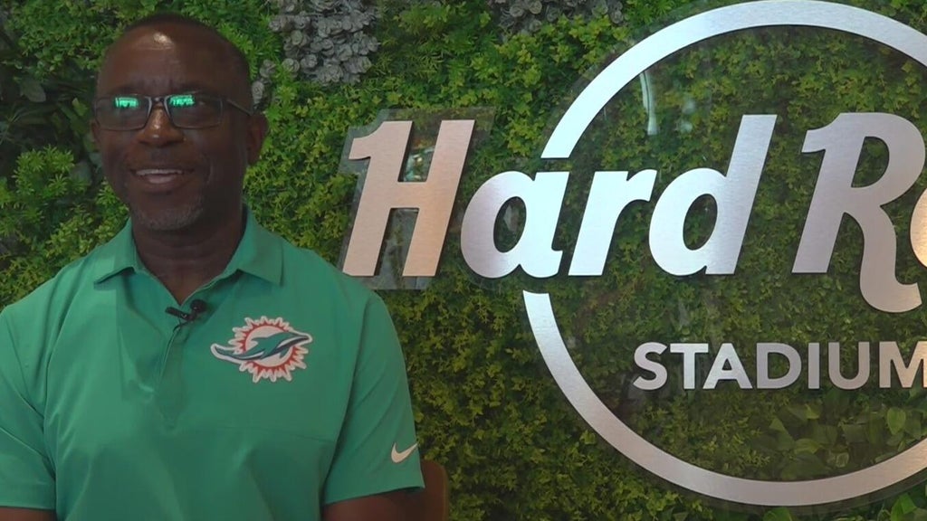 Hustle and Heart: Miami Dade College professor finds passion as Hard Rock Stadium usher — CBS Miami, Wellington Schools news