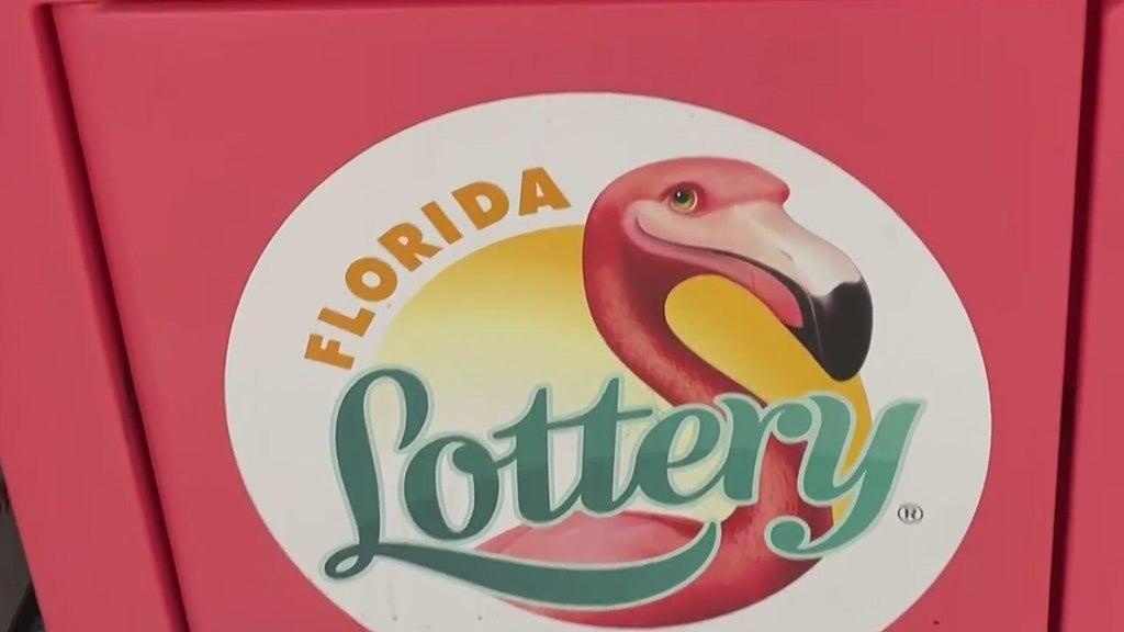 USPS letter carrier accused of stealing winning Florida Lottery ticket from mail — CBS Miami, Wellington Community news