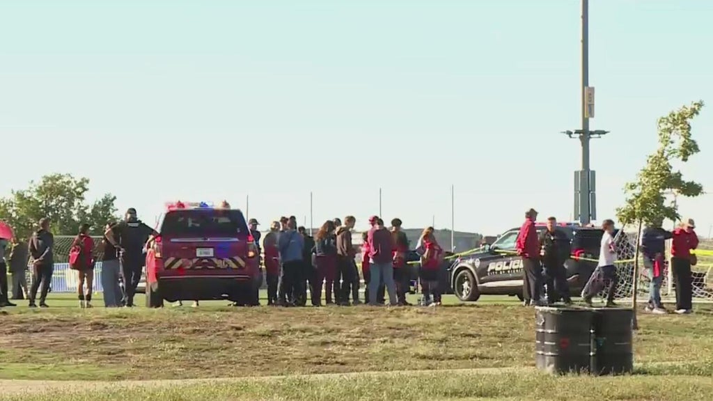 At least 2 killed, several injured after car drives onto Kansas soccer field — CBS Miami, Wellington Sports news