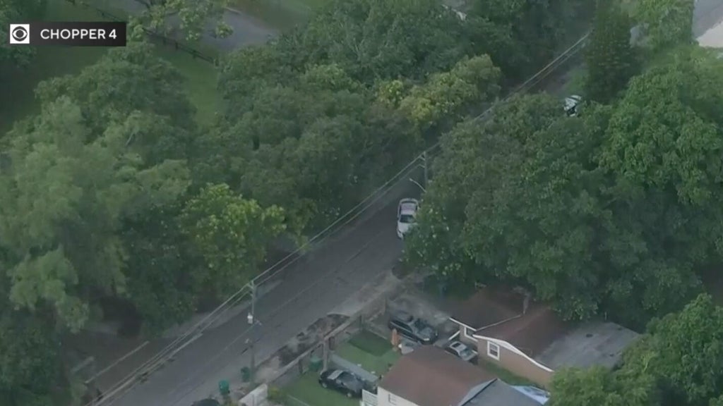 Man found dead near park in northwest Miami-Dade, homicide detectives investigating — CBS Miami, Wellington Health news