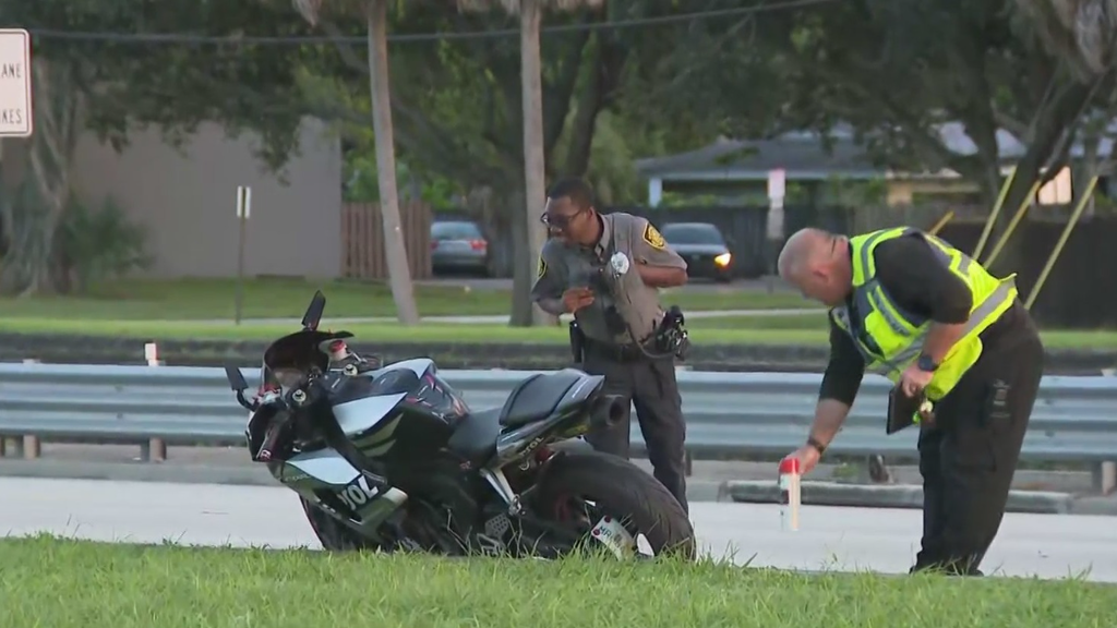 1 dead, 1 injured in motorcycle crash on Sunrise Boulevard near Florida's Turnpike, authorities say — CBS Miami, Wellington Health news