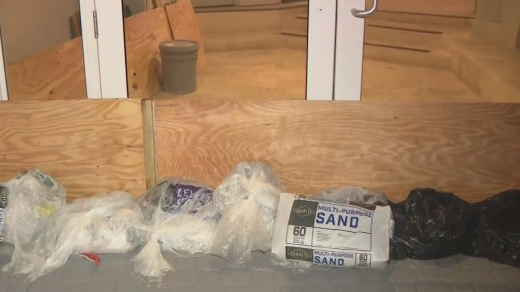 South Florida king tides have businesses preparing for more flooding Monday — CBS Miami, Wellington Business news