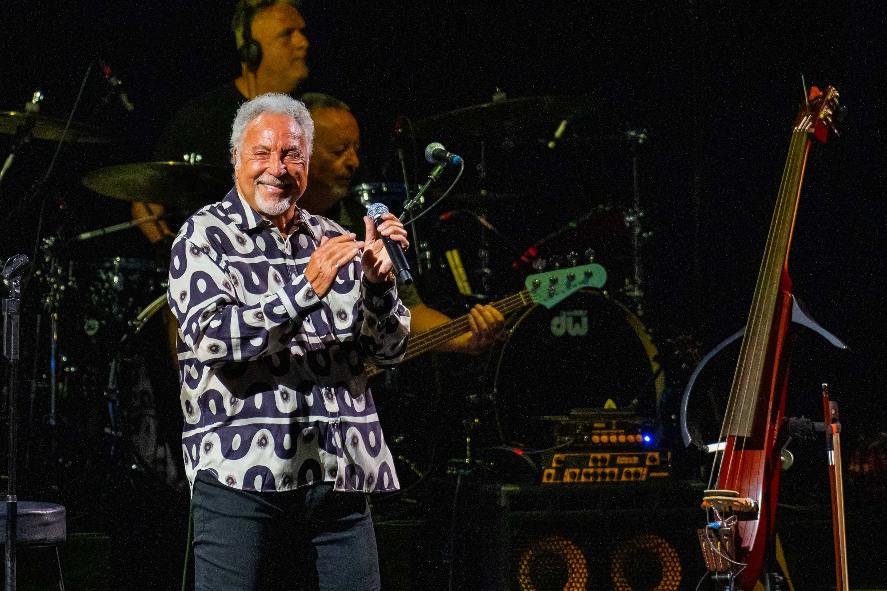Tom Jones postpones tour dates to recover from illness — Wellington Arts news