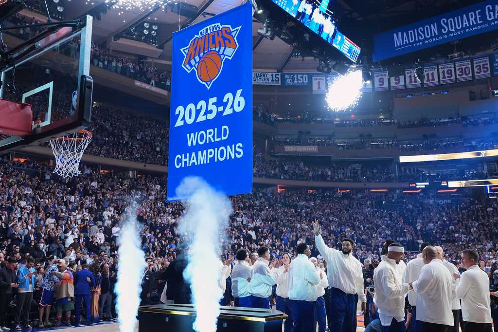 NBA champion Knicks celebrate 2 titles on a banner night in Madison Square Garden — WPBF Sports Palm Beach